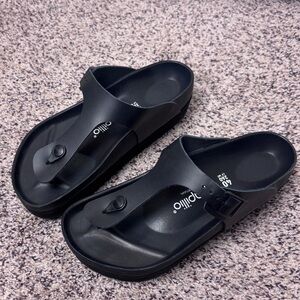 Women’s platform Papillio sandals. Size 40, all black leather. Great condition.